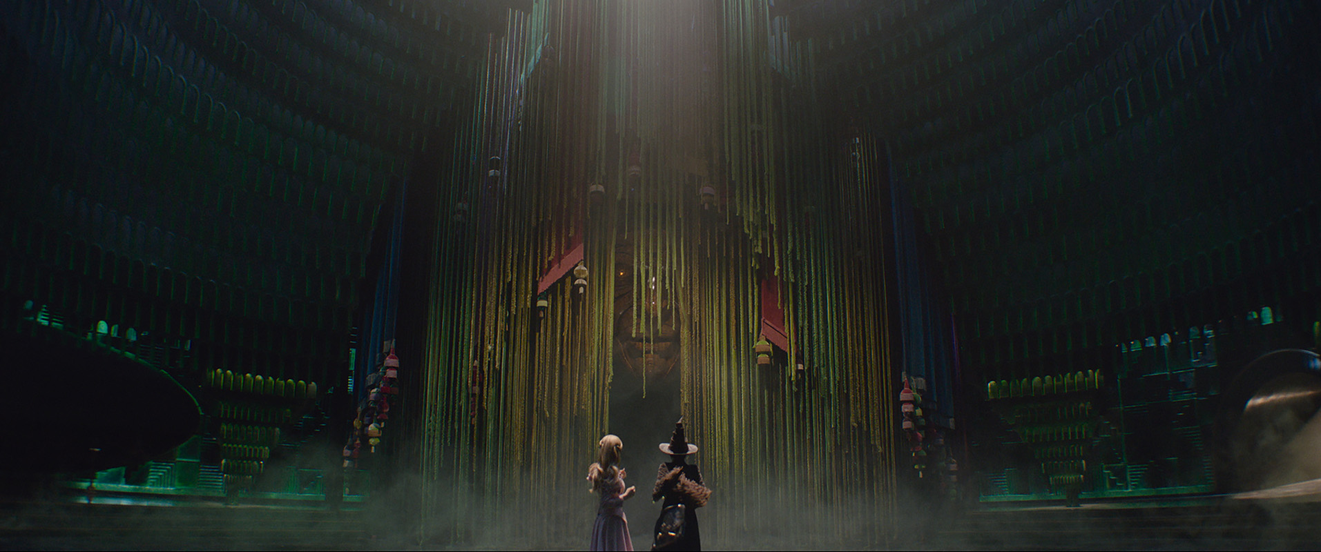 “I don’t cause a commotion, I am one.” – Wicked is a spectacular tale of friendship, knowledge and staying true to yourself.