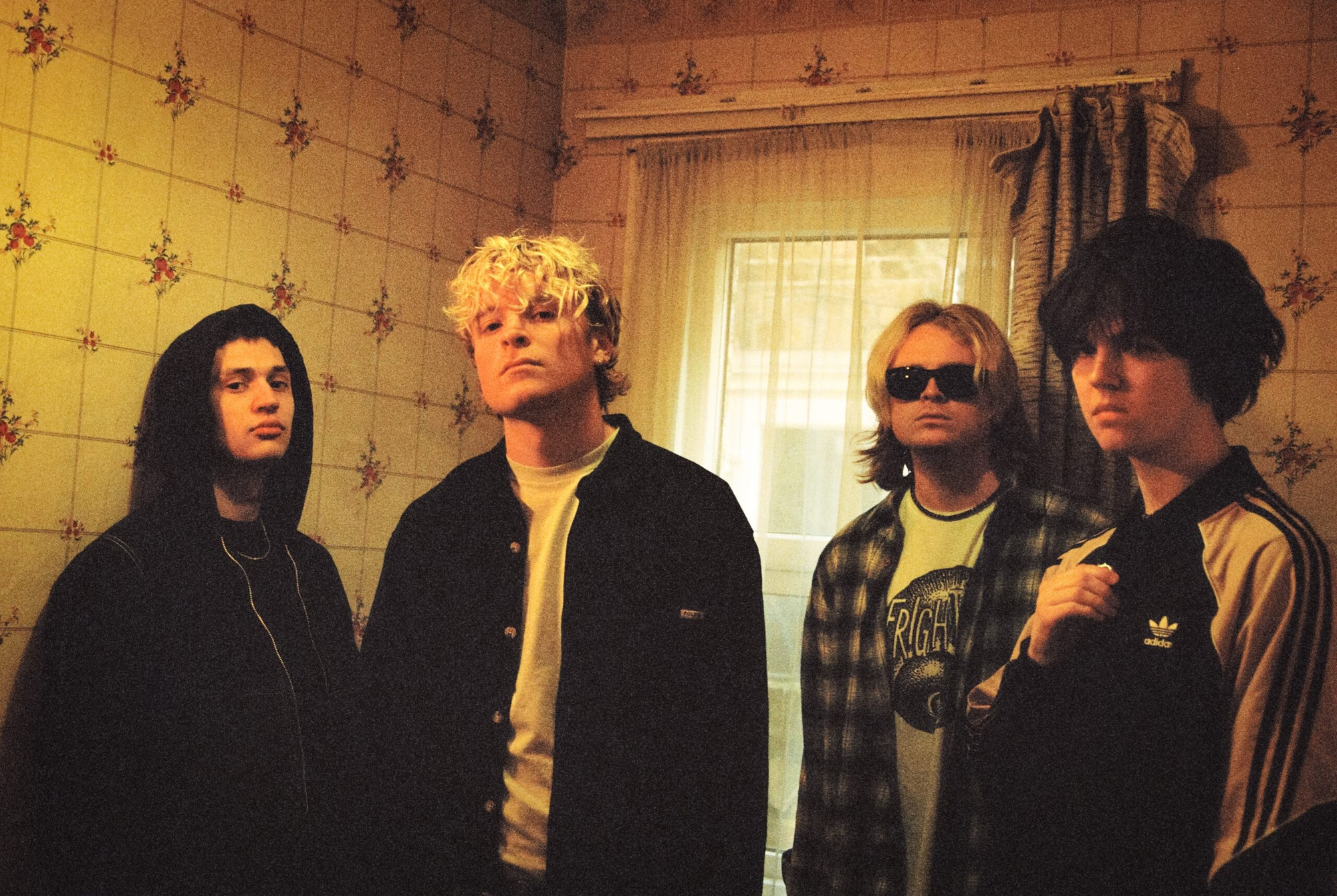Keo pair grungy guitars with dynamic vocals on their intensely personal debut album ‘Put A Smile On For Me’